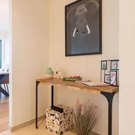 Casa Matti Modern With Canal View And Terrace アパート